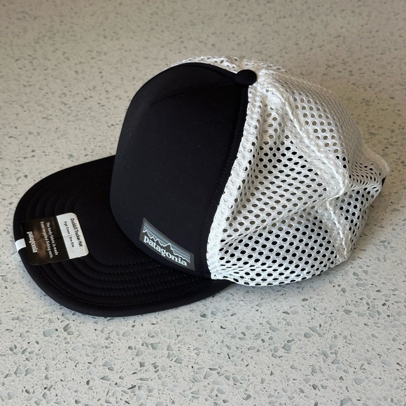 NEW Patagonia Duckbill Trucker Hat in Black/White - Picture 4 of 8